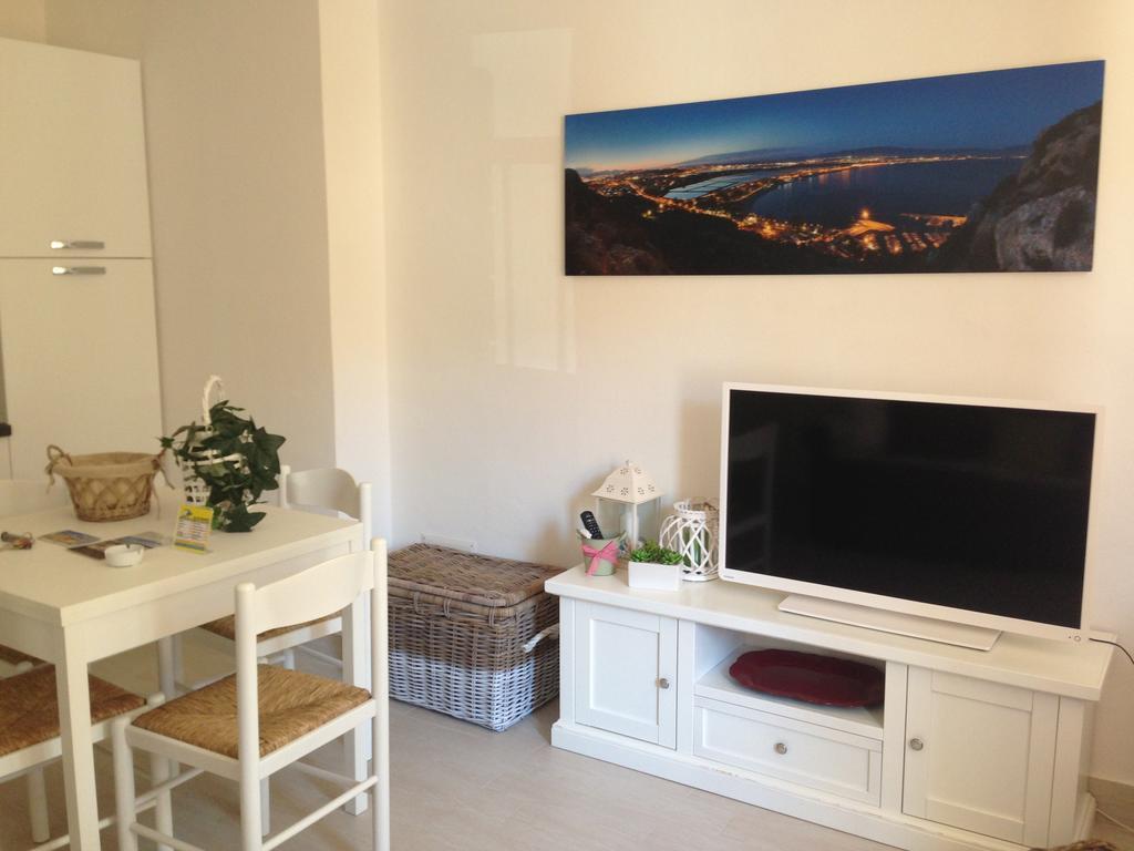 Apartamento Car'Loft Beachside Cagliari Habitación foto